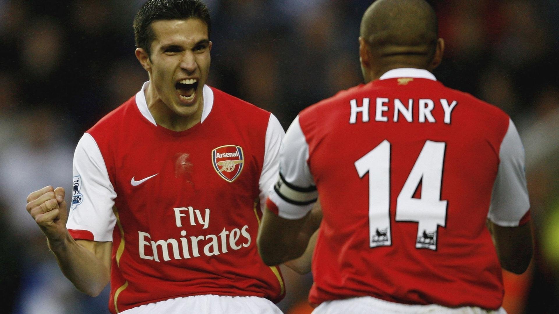 王权更迭之夜,当篮球场上的国王与足球场上的欧文同时接管战场